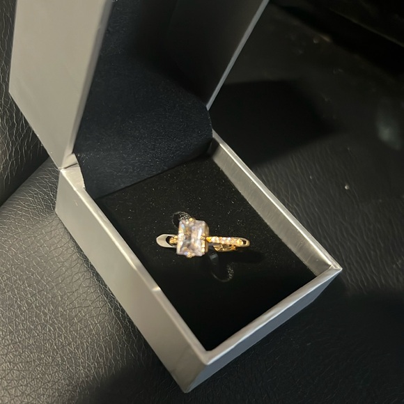 Size 7 gold plated CZ ring - Picture 3 of 6